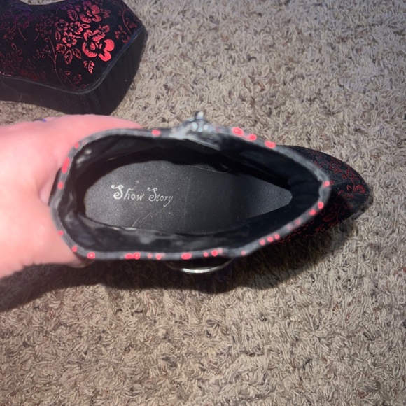 Show story high heel booties - Picture 5 of 6